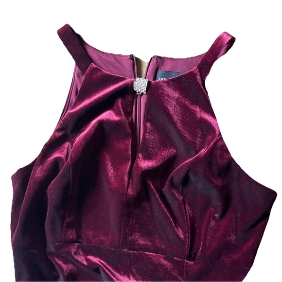 NEW Betsy & Adam Lucille Sleeveless Keyhole Velvet Maxi Dress Gown Burgundy